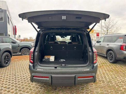 New 2026 Nissan Armada Platinum Reserve image 6