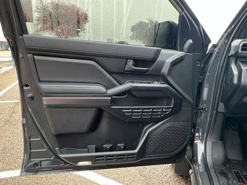 Certified 2025 Toyota 4Runner SR5 image 39