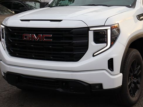 New 2026 GMC Sierra 1500 Elevation image 4