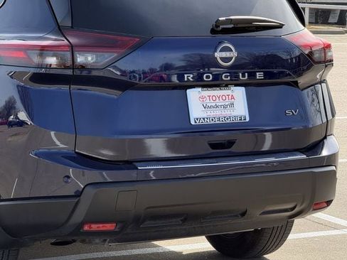 Used 2024 Nissan Rogue SV image 6
