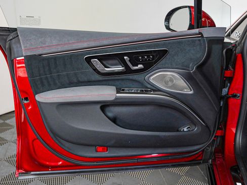 Certified 2022 Mercedes-Benz EQS AMG 4MATIC w/ Exclusive Trim Package image 22