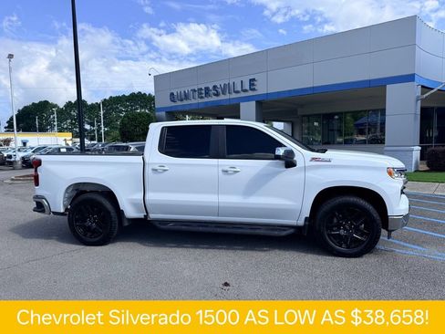 Used 2022 Chevrolet Silverado 1500 LT w/ Z71 Off-Road Package AWD/4WD image 4