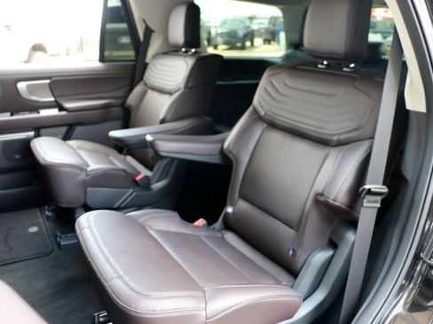 New 2025 Ford Expedition Platinum w/ Platinum Ultimate Package image 20