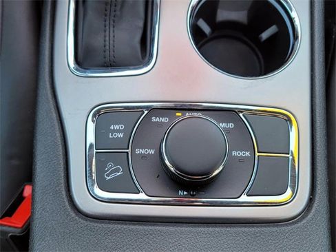 Used 2021 Jeep Grand Cherokee Limited image 26