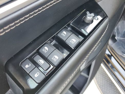 Used 2024 Jeep Wagoneer Series II w/ Flexible Seating Group RWD image 21