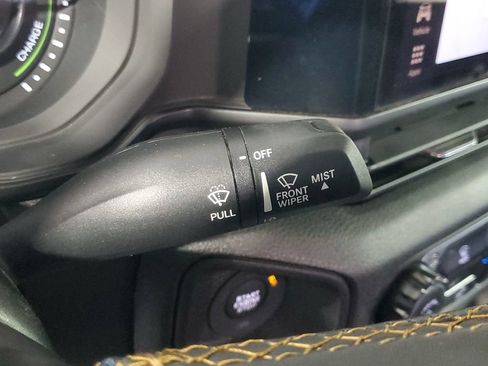 Used 2024 Jeep Wrangler Unlimited AWD/4WD image 27