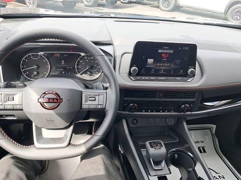 New 2026 Nissan Rogue SV AWD/4WD image 13