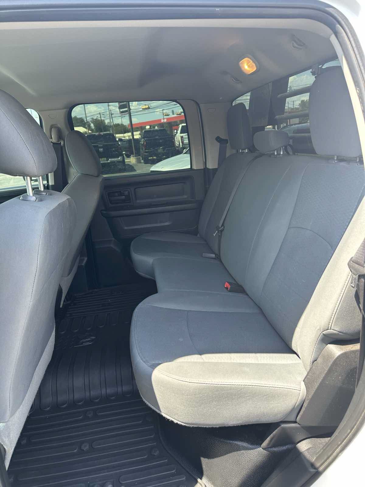 Used 2015 RAM 3500 Tradesman w/ Chrome Appearance Group AWD/4WD image 6