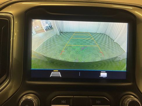 Used 2021 Chevrolet Silverado 1500 LT Trail Boss w/ Bed Protection Package image 9