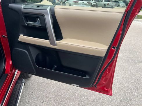 Used 2016 Toyota 4Runner 4WD image 14