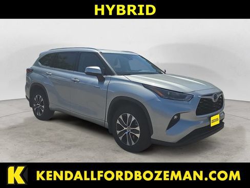 Used 2021 Toyota Highlander XLE AWD/4WD image 7