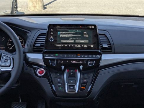 New 2026 Honda Odyssey Touring image 18