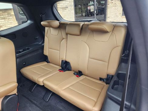 Used 2022 Kia Telluride SX w/ Towing Package image 15