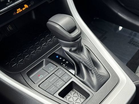 Certified 2024 Toyota RAV4 LE AWD/4WD image 20