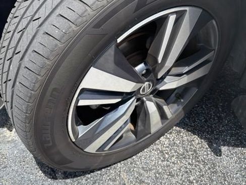 Used 2021 Nissan Rogue SL w/ Premium Package FWD image 4