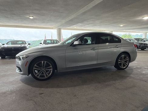Used 2017 BMW 330i Sedan RWD image 2