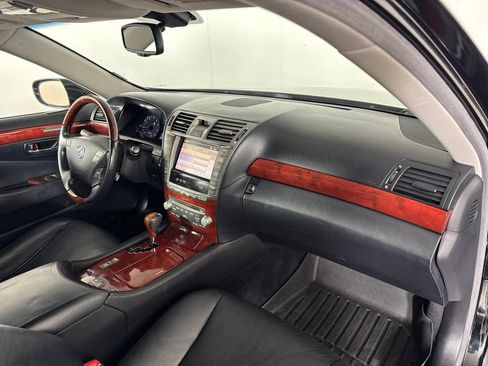 Used 2011 Lexus LS 460 AWD w/ Luxury Value Edition image 34