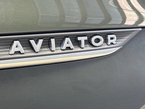 Used 2022 Lincoln Aviator AWD w/ Premium Package image 39
