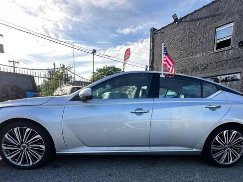 Used 2023 Nissan Altima 2.5 SL FWD image 4
