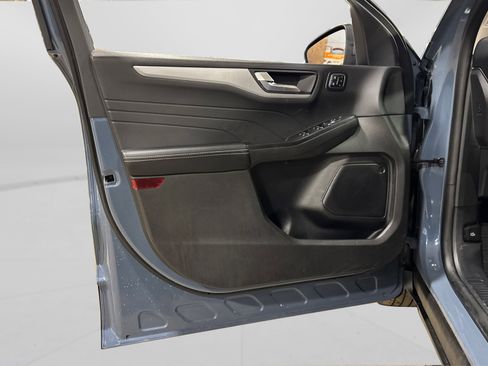 Used 2025 Ford Escape Platinum image 15