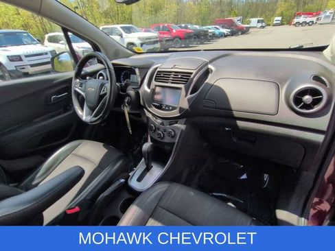 Certified 2016 Chevrolet Trax LT w/ LT Sun and Sound Package AWD/4WD image 29