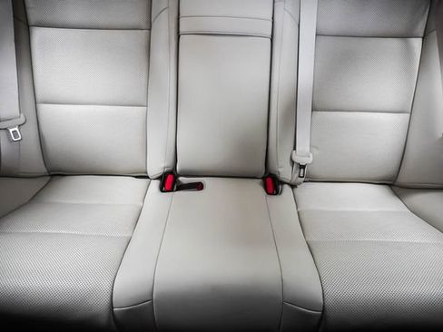 Used 2018 Lexus ES 300h w/ Navigation Package image 18