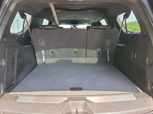 Used 2021 Chevrolet Suburban Z71 AWD/4WD image 9