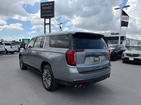 Used 2023 GMC Yukon XL Denali Ultimate AWD/4WD image 7