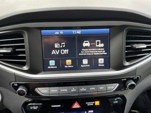 Used 2018 Hyundai Ioniq Blue FWD image 3