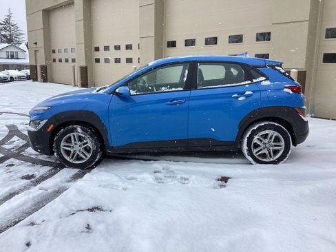 Used 2022 Hyundai Kona SE image 4