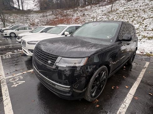 Used 2024 Land Rover Range Rover SE image 1