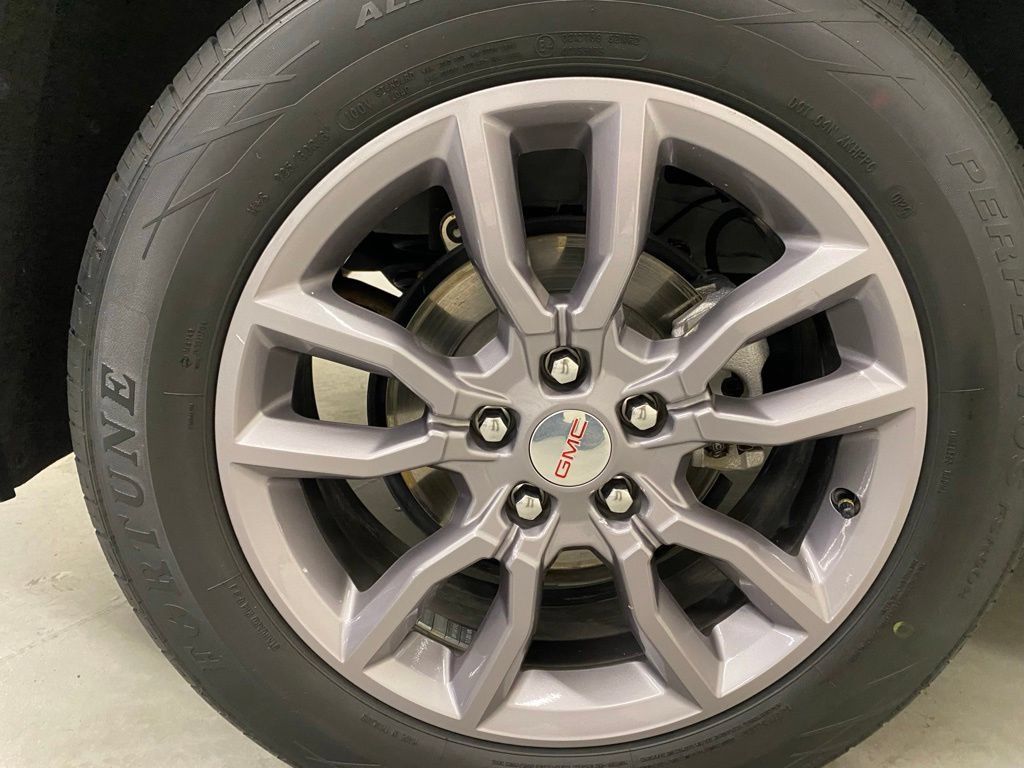 Used 2024 GMC Terrain SLT AWD/4WD image 25