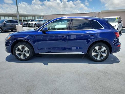 Certified 2024 Audi Q5 Premium w/ Convenience Package AWD/4WD image 3