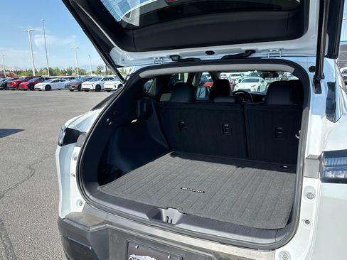 Used 2025 Nissan Murano SV AWD/4WD image 15
