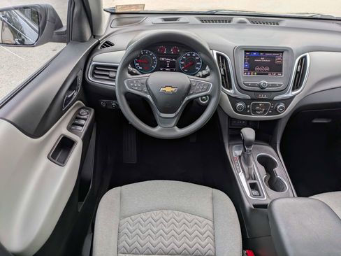 Used 2022 Chevrolet Equinox LS w/ LPO, Floor Liner Package FWD image 18