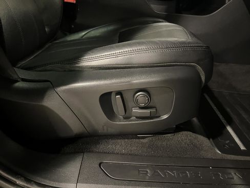 Used 2020 Land Rover Range Rover Evoque SE image 39