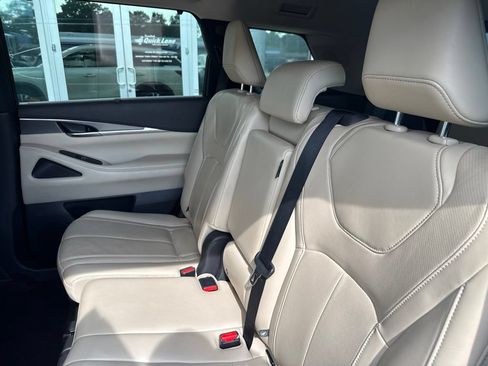 Used 2023 INFINITI QX60 Luxe w/ Cargo Package FWD image 11