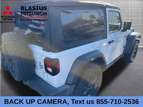 Used 2022 Jeep Wrangler Sport AWD/4WD image 6