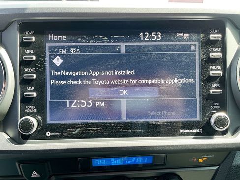 Used 2022 Toyota Tacoma TRD Sport w/ Technology Package image 13