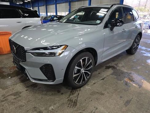 Used 2025 Volvo XC60 B5 Plus AWD/4WD image 2
