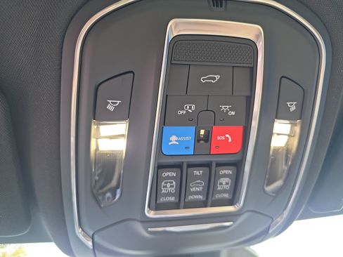 New 2025 Jeep Grand Cherokee Limited w/ Black Appearance Package image 6