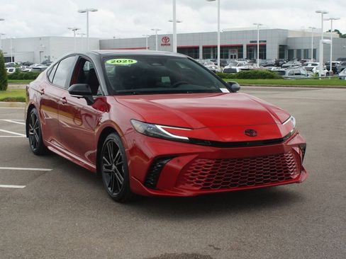 Used 2025 Toyota Camry XSE w/ Premium Plus Package FWD image 2