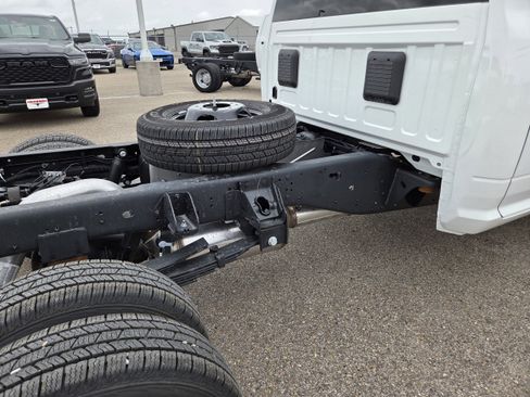 New 2026 RAM 3500 Tradesman AWD/4WD image 30