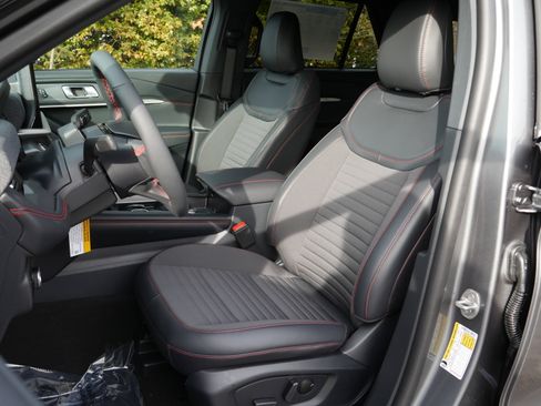 New 2026 Ford Explorer ST-Line w/ ST-Line Street Pack image 37