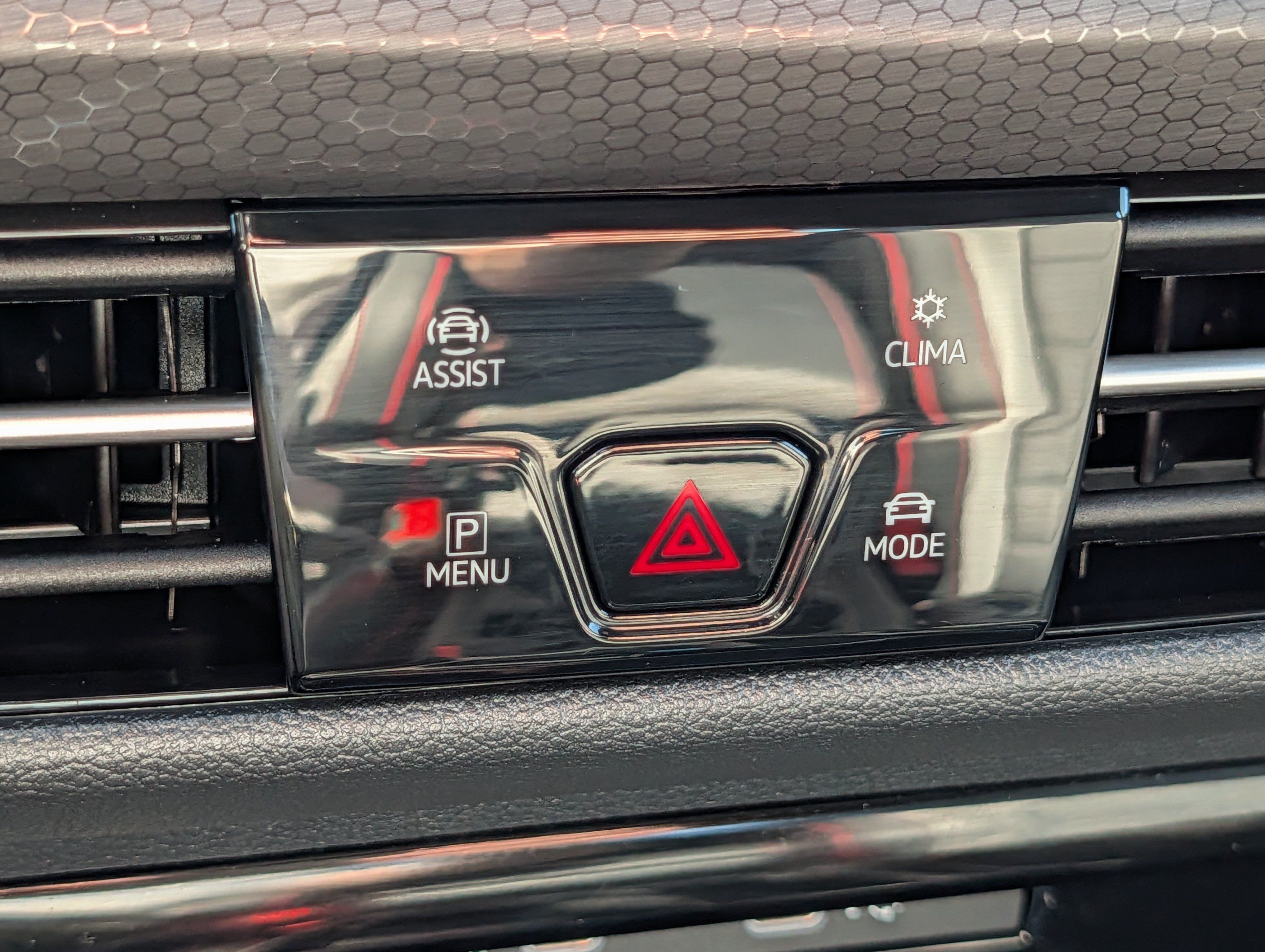 Certified 2024 Volkswagen GTI SE FWD image 28