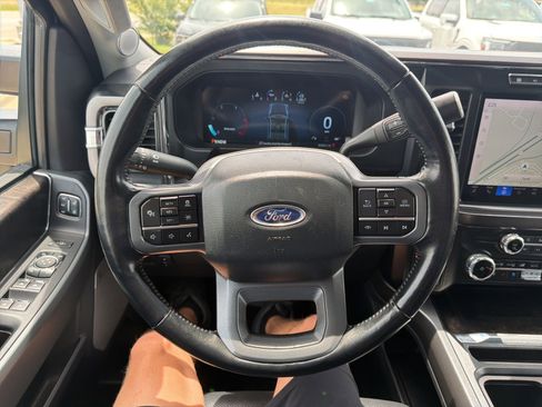 Used 2023 Ford F250 Lariat w/ Lariat Ultimate Package AWD/4WD image 18