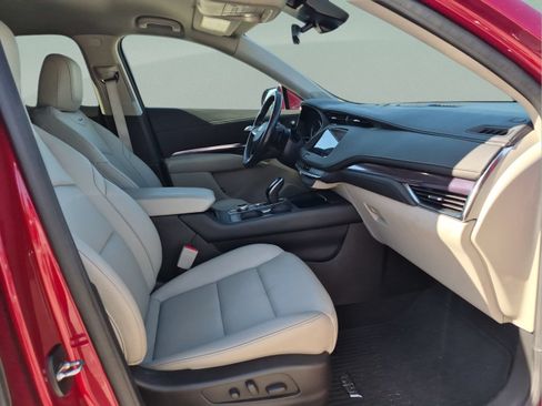 Used 2023 Cadillac XT4 Luxury w/ Driver Awareness Package FWD image 20
