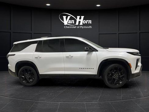 Used 2024 Chevrolet Traverse RS image 2