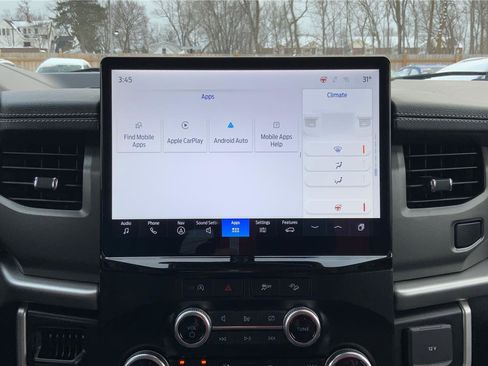 Used 2024 Ford Expedition XLT image 13