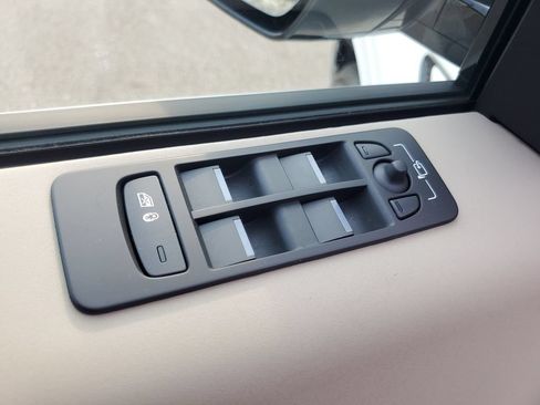Used 2025 Land Rover Discovery Sport S AWD/4WD image 8